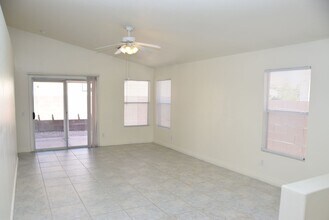 11112 Summer Squash Ln in Las Vegas, NV - Foto de edificio - Building Photo