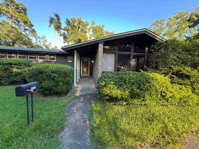 property at 1173 Seminole Dr