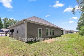 275 Avalon Wy in Clanton, AL - Foto de edificio - Building Photo