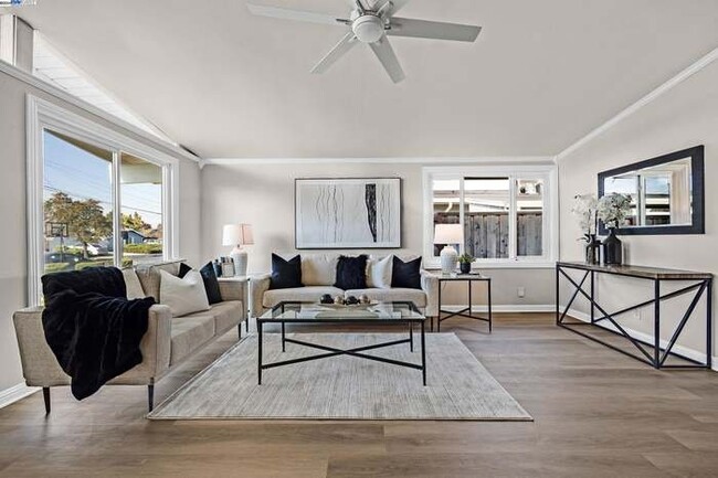 24808 Mango St in Hayward, CA - Building Photo - Building Photo