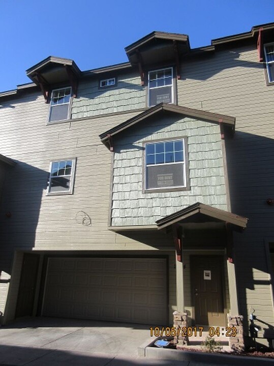 2544 W Pikes Peak Dr in Flagstaff, AZ - Building Photo