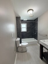 209 Tibbetts Rd, Unit 1 in Yonkers, NY - Building Photo - Building Photo