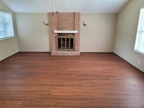 171 Tahitian Dr in Bastrop, TX - Building Photo - Building Photo