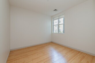 303 D St, Unit 101 in Boston, MA - Building Photo - Building Photo