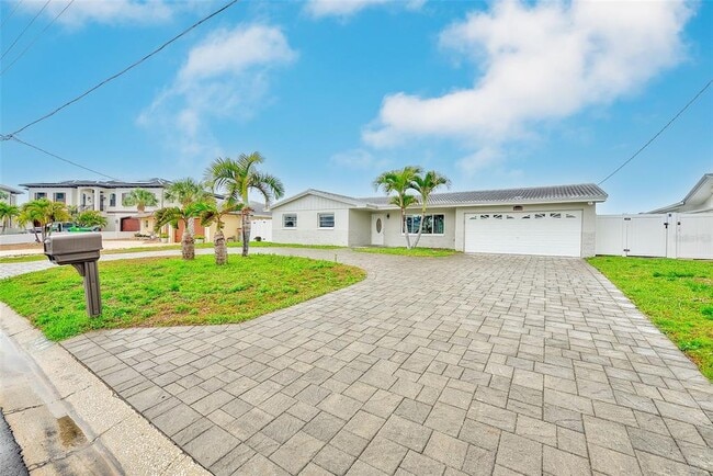 property at 5434 Oakhurst Dr