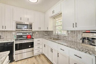4108 Lindsey Dr in Decatur, GA - Building Photo - Building Photo