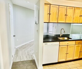 2006 15th St NW, Unit BSMT in Washington, DC - Building Photo - Building Photo