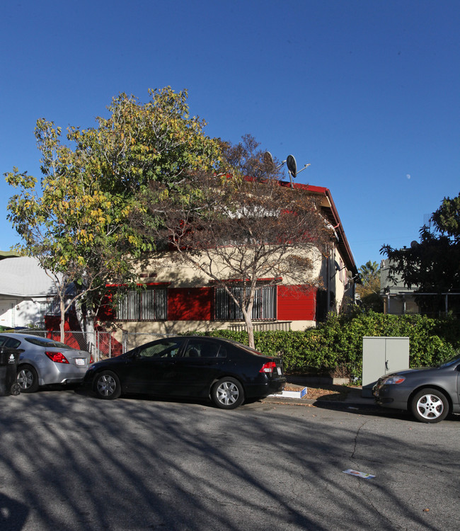 1736 Kenmore Ave in Los Angeles, CA - Foto de edificio - Building Photo