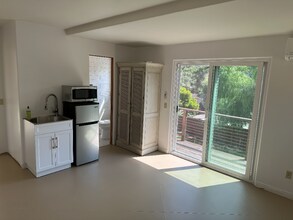 1545 Marquard Terrace in Santa Barbara, CA - Building Photo - Building Photo