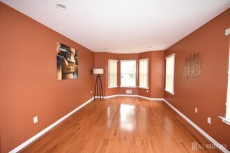 116 Briarwood Dr in North Brunswick, NJ - Building Photo - Building Photo