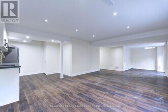 42 Arrowpoint Dr in Brampton, ON - Building Photo - Building Photo