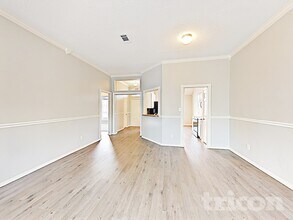 229 Willow Creek Dr in Glenn Heights, TX - Foto de edificio - Building Photo