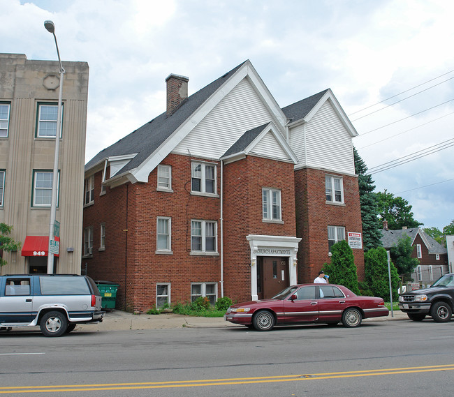 1055 Washington Ave in Racine, WI - Building Photo - Building Photo