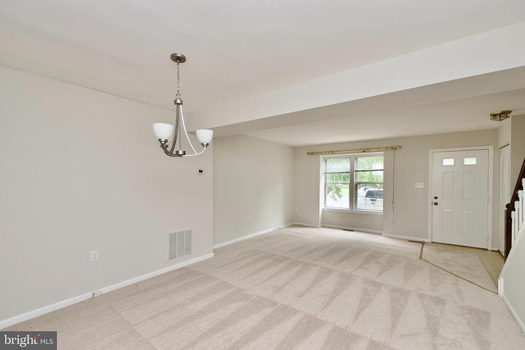 6643 Medinah Ln in Alexandria, VA - Building Photo