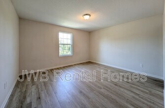 8452 McGirts Village Ln in Jacksonville, FL - Building Photo - Building Photo