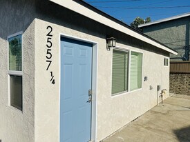 2557 W Ave 31 in Los Angeles, CA - Building Photo