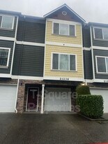 21236 11th Dr SE in Bothell, WA - Building Photo