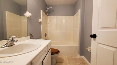 6011 E Adams St in Bay St. Louis, MS - Building Photo - Building Photo