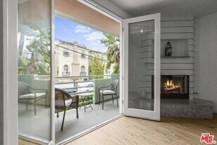 123 Galleon St in Marina Del Rey, CA - Building Photo