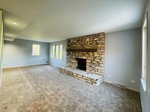 514 Talma St in Aurora, IL - Building Photo - Building Photo