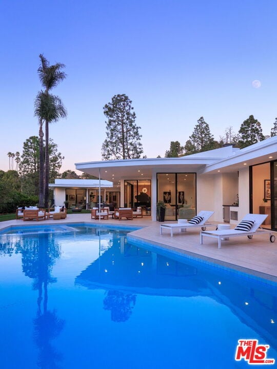 1935 Loma Vista Dr in Beverly Hills, CA - Building Photo - Building Photo