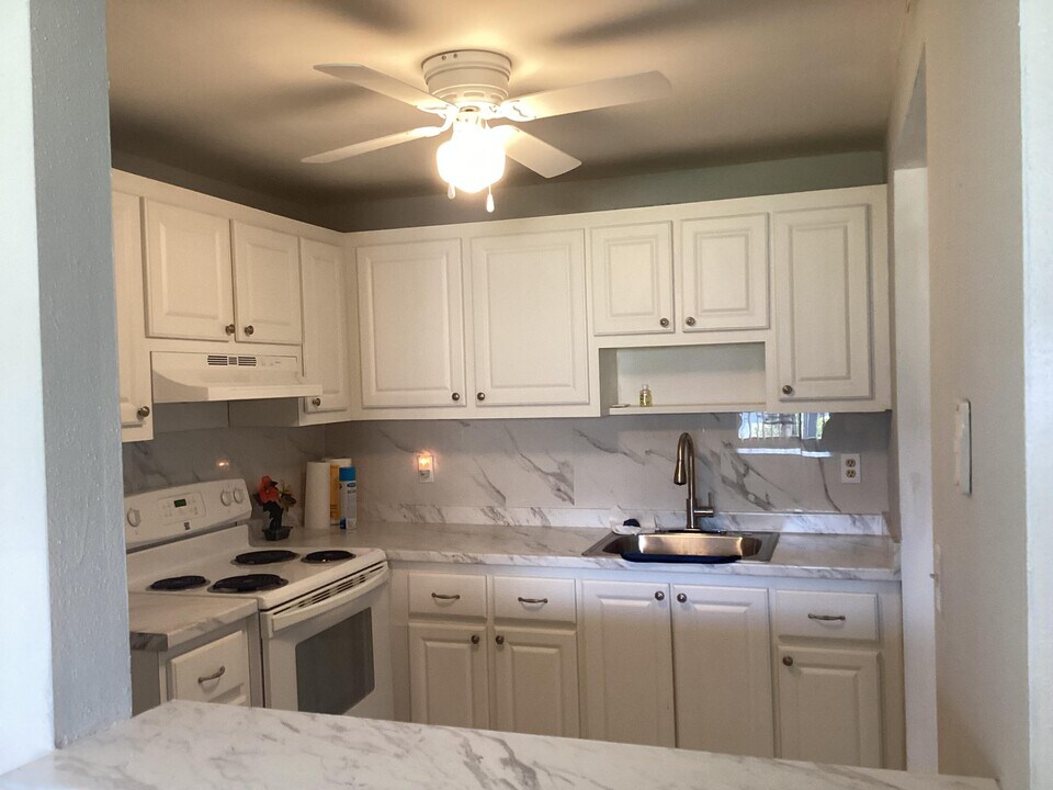 578 Brittany M in Delray Beach, FL - Building Photo