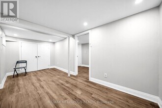 48 Billingsgate Crescent in Ajax, ON - Building Photo - Building Photo