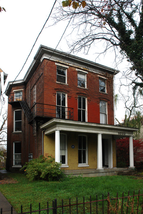 1032 S 6th St in Louisville, KY - Building Photo