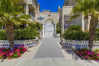 4012 Nobel Dr in San Diego, CA - Building Photo - Building Photo