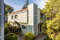 2525 SE 119th Ave in Portland, OR - Foto de edificio - Building Photo