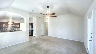 129 Snowflake Dr in Round Rock, TX - Building Photo - Building Photo