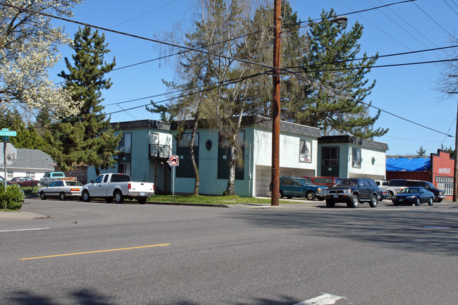 9516 N Calhoun Ave in Portland, OR - Building Photo - Building Photo