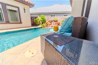 45 Monroe Ave in Edinburg, TX - Building Photo - Building Photo