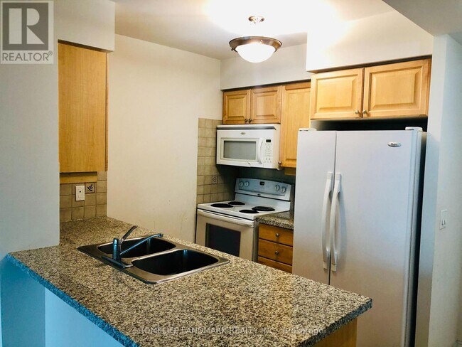 15-1915 Greenview Ave