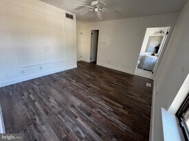 632 Foxton Ct in West Deptford, NJ - Building Photo