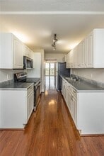 250 Jacaranda Dr in Plantation, FL - Foto de edificio - Building Photo