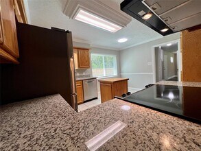17 N Linnwood Dr in New Caney, TX - Building Photo - Building Photo