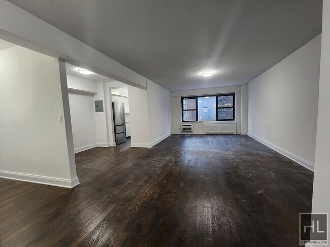 EAST 57 STREET in New York, NY - Foto de edificio - Building Photo