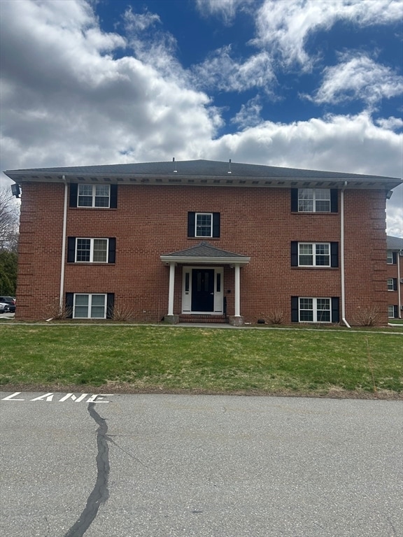 property at 10 Leonard Rd