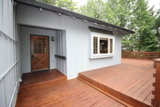 1144 NW 93rd Ave in Portland, OR - Building Photo - Building Photo