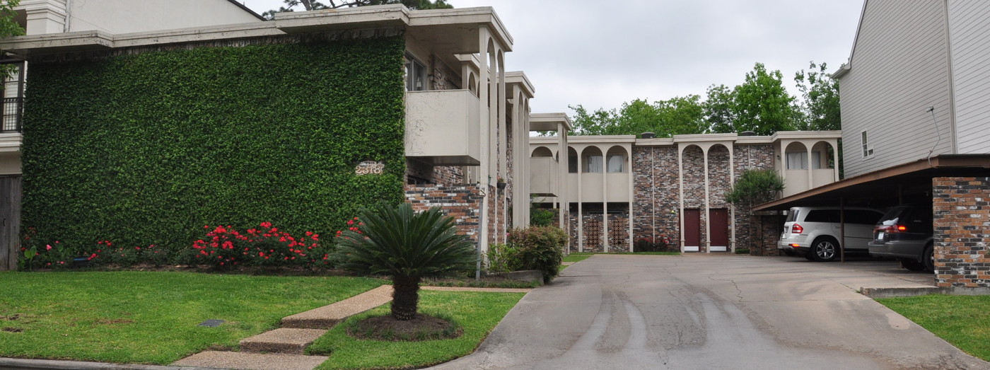 2318 Dorrington in Houston, TX - Building Photo