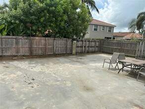 9422 SW 162nd Path in Miami, FL - Building Photo - Building Photo