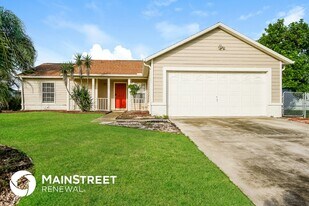 124 NE 7th Ave in Cape Coral, FL - Building Photo