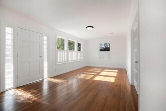 1704 Northwood Rd in Austin, TX - Building Photo - Building Photo