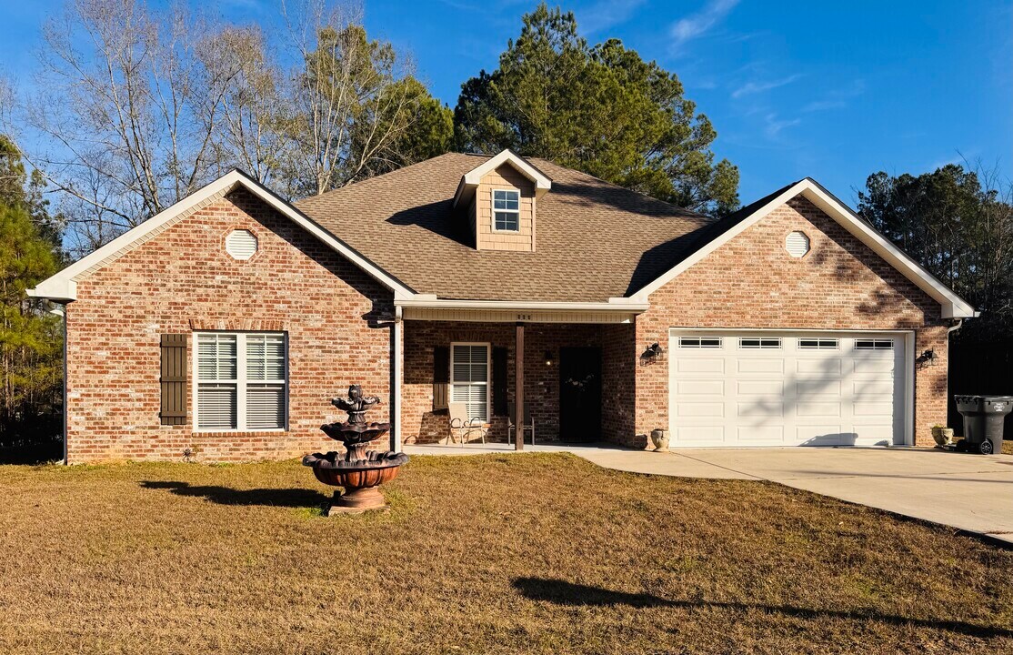 111 Grovewood Dr in Hattiesburg, MS - Foto de edificio