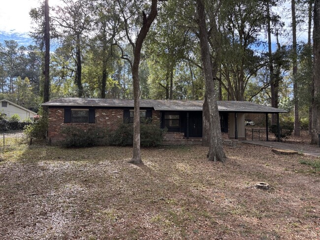 2409 Almond Dr in Tallahassee, FL - Building Photo - Building Photo