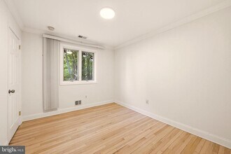 8400 Thornden Terrace in Bethesda, MD - Building Photo - Building Photo