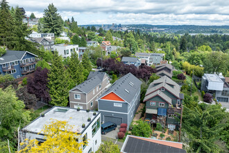 2505 E Helen St in Seattle, WA - Building Photo - Building Photo