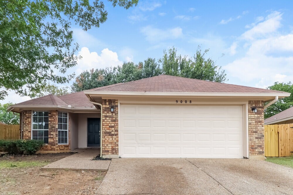 9008 Willoughby Ct in Fort Worth, TX - Building Photo
