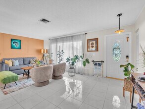 3721 NW 114th Ln in Coral Springs, FL - Building Photo - Building Photo